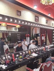 -东方先生国潮男士理发馆