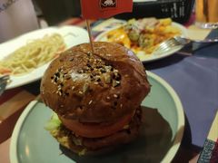 超级加州牛肉起司汉堡-遇见西木美式餐厅(体育路店)