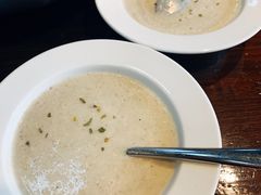 奶油蘑菇浓汤-品乐比萨西餐厅