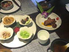 -乐领拈花溪·林涧食韵