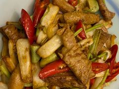 酸白菜炒肥肠-君霖海鲜私房菜(春柳店)