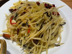 椒蒿土豆丝-胖老汉椒麻鸡清真新疆菜(西御街店)