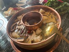 -慢丽江·云南野生菌土鸡锅(付家庄店)