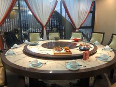 包厢-有红鸡毛店·川菜(建设路店)