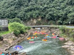 -安吉龙王山峡谷漂流
