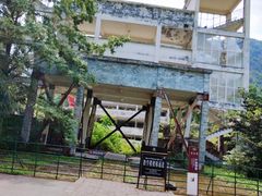 -四川汶川特大地震漩口中学遗址