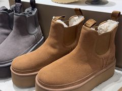 -UGG(燕莎奥特莱斯购物中心店)