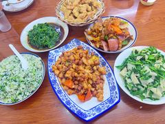 -胡子饮食店