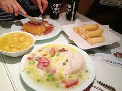 -新大咀港式茶餐厅(宝山万达店)