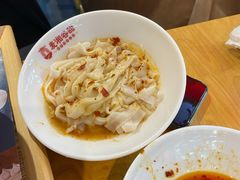 -呷佬·长沙手工米粉(金沙江路店)