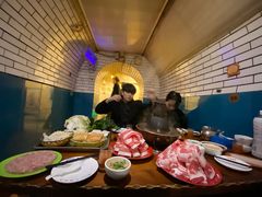 -洞庭洲·防空洞火锅·烧烤·铜锅涮肉(新百广场店)