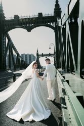 -雪中彩影婚纱摄影·微光艺术中心