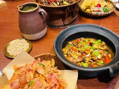 -老滇山寨•云南特色菜•地方菜•民族风情歌舞表演(金碧店)