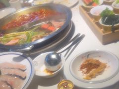 -茅草房·河畔园林火锅