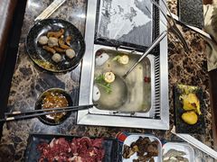 -牛里牛气· 榴莲海鲜鲜牛肉自助火锅·烤肉(横岗店)