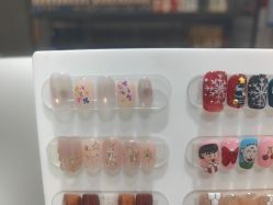 -进巍美甲美睫