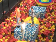-嘿哟动霸CHUA·新潮玩运动娱乐中心·蹦床滑冰团建乐园