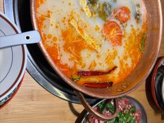 -洱火云南酸菜牛肉火锅(石景山当代商城店)