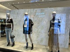 -URBAN REVIVO(上海中庚漫游城店)