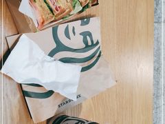 -星巴克(上海虹桥站2A检票口)