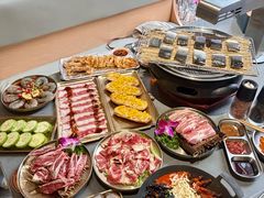 -围炉肉舍•炭烤活鳗•丹东海鲜烤肉(步行街店)