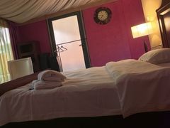 -红栌温泉山庄生态美食餐厅