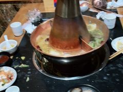 -果松木炭酸菜铜火锅·外婆参鸡汤