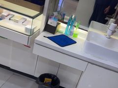 -光明眼镜·蔡司授权(徐泾店)