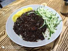 韩式炸酱面-吴草鸡爪오초닭발韩食堂(融恒盈嘉中心店)