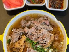 原汤鲜切牛肉粉-黔真牛原汤牛肉粉