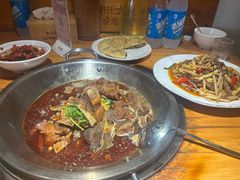 -大众跷脚牛肉馆·非遗传承单位(峨眉山店)
