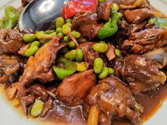 毛豆米烧小公鸡-江上江·精致淮扬菜