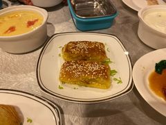 蜜汁叉烧酥-天伦王朝酒店·盛华瑄餐厅