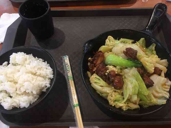千佳惠干锅煎肉饭(科技街店)-"鱼豆腐的味道不错呦,天冷了,饮品从酸梅