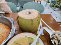 -老何家后安粉·糟粕醋海鲜火锅(三亚湾椰梦长廊店)