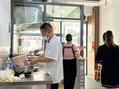 -黄阿姨锅贴大王(万航渡路店)