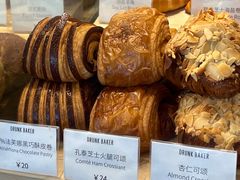 孔泰芝士火腿可颂-DRUNK BAKER(上海陕康里店)