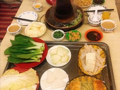 -洞庭洲·防空洞火锅·铜锅涮肉·烧烤(新百广场店)