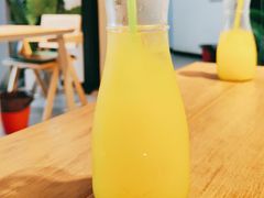 -臻鲜燕海鲜融合餐厅(金陵style店)