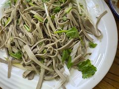 -溢心园香河肉饼总店