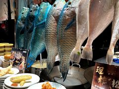 -雍容荟帝王蟹活龙虾展台自助(IFS黑金店)