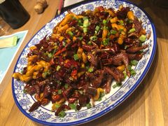 孜香小小腿-临界音乐酒馆·小龙虾·江湖菜(华熙LIVE·鱼洞店)