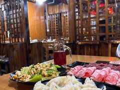 -果松木炭酸菜铜火锅·外婆参鸡汤