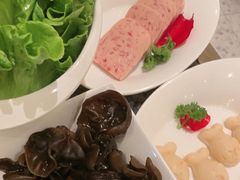 -一席地·本地鸡窝·杭帮鸡火锅(萧山银隆百货店)