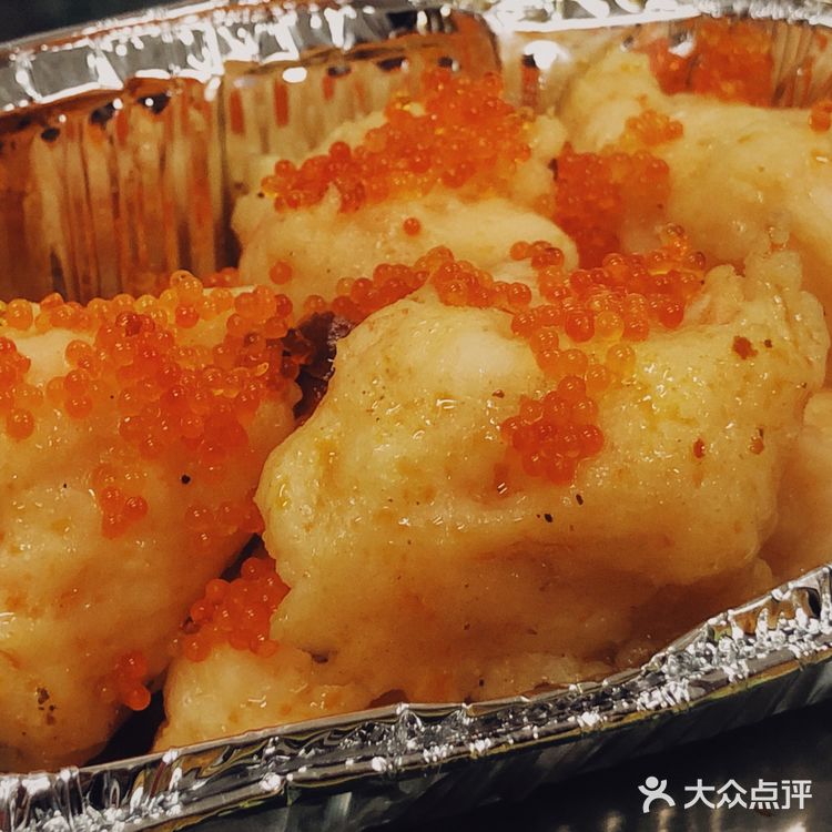 神奇的山上深夜食堂感～看见那种老摊儿就觉得高兴～而且