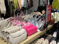 -URBAN REVIVO(北京斯普瑞斯奥特莱斯店)