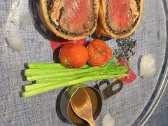 惠灵顿牛排-弦月窗LUNETTE BY AMANDA(复兴路店)