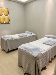 -PE SALON