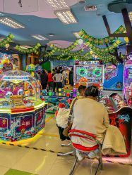 -莫莉幻想儿童乐园(武汉经开永旺店)