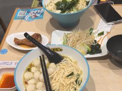 -灵芝妹子海鲜米线(劳动公园店)
